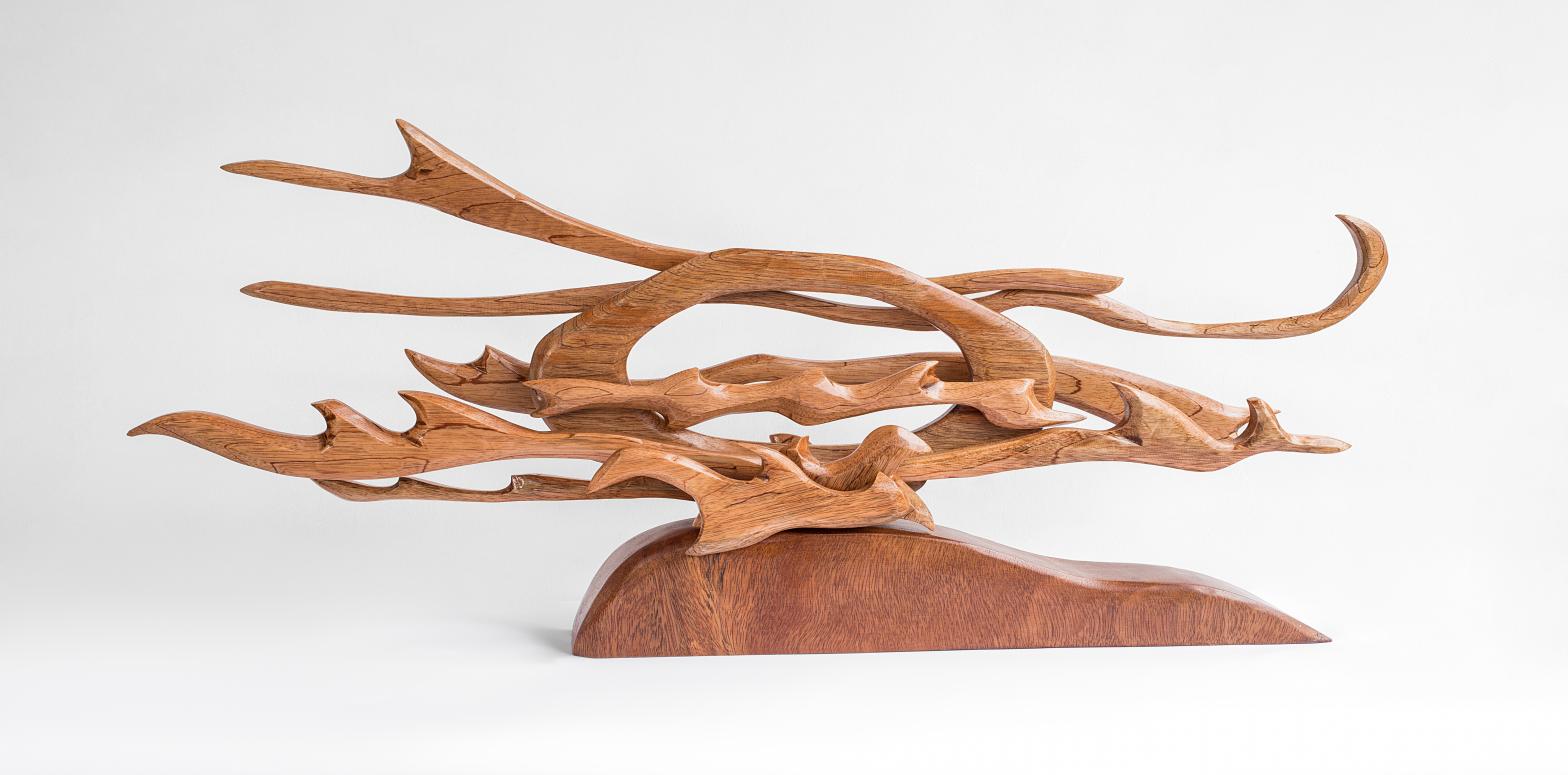 escultura en madera "caudal" fine arts "dos hogares" galería yvonne sanguineti